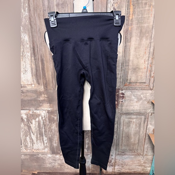 Amazon Pants - Black athletic compression leggings small